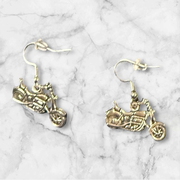 NWOT Gold Motorcycle Dangle Earrings Ellie’s Boutique - Picture 2 of 2